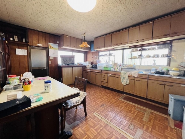 imgi_9_78584715_0025