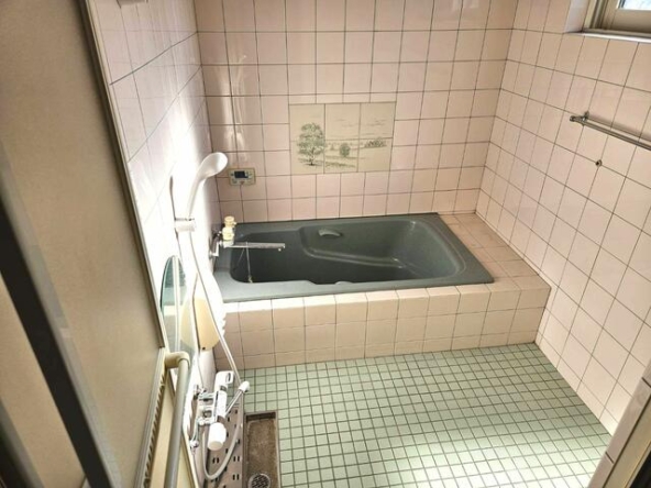 imgi_110_1891872797_640x480