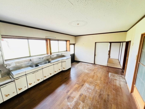 imgi_9_20727118_0005