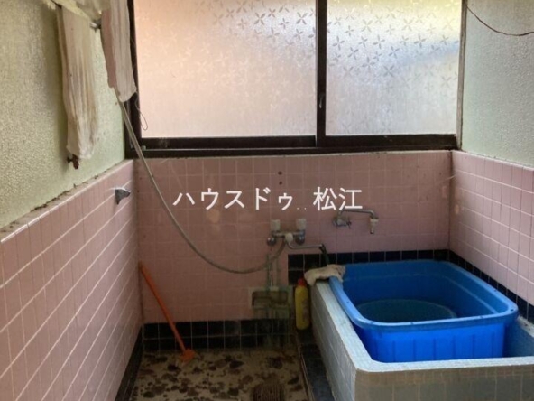 imgi_7_20705558_0008
