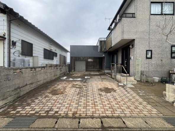 imgi_11_20418990_0011